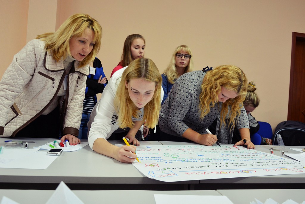 Занятия в "Школе волонтерства" в Краснотурьинске