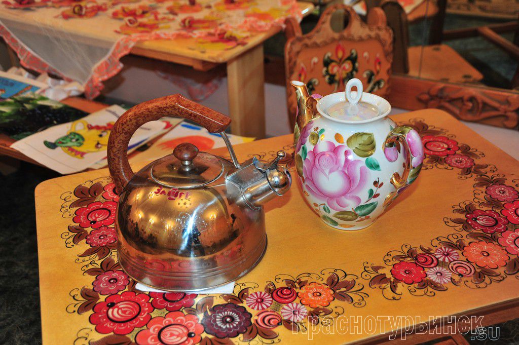 Русский чай вдвойне вкусней рядом с мамочкой моей