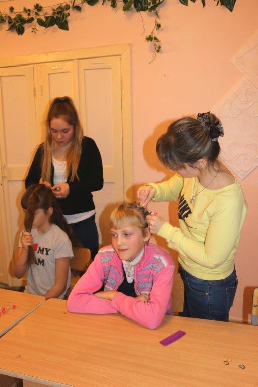 Мастер-класс парикмахерского искуства в коррекционной школе №6 Краснотурьинска