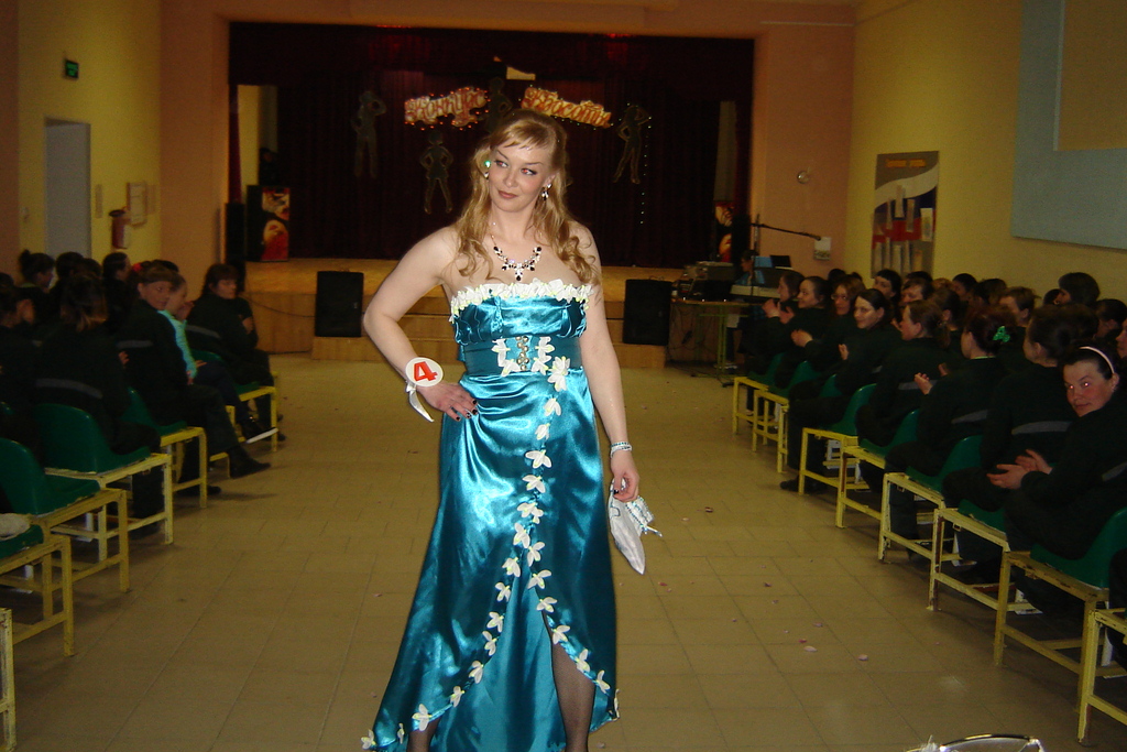 Номинация "Дефиле" на конкурсе "Мисс Весна-2016" в ИК-16 г.Краснотурьинск