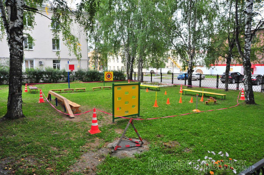 Торжественное открытие спортивной площадки в Детском саду №2 ("Березка") города Краснотурьинска