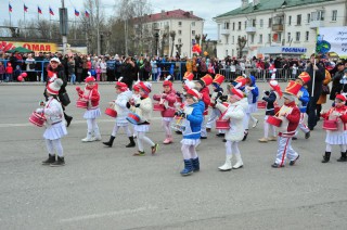 Смотреть 2015.05.09 Парад Победы в Краснотурьинске. Часть 11