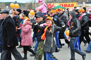 Смотреть 2015.05.09 Парад Победы в Краснотурьинске. Часть 16